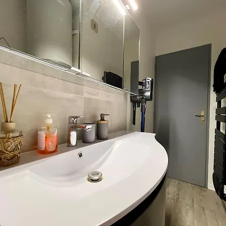 Studio 2 Prsn / Proche Gare-Viotte / Garage Prive Besançon Buitenkant foto