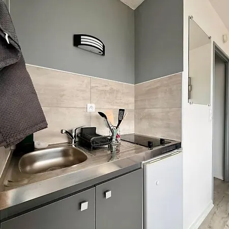 Studio 2 Prsn / Proche Gare-Viotte / Garage Prive Besançon Buitenkant foto